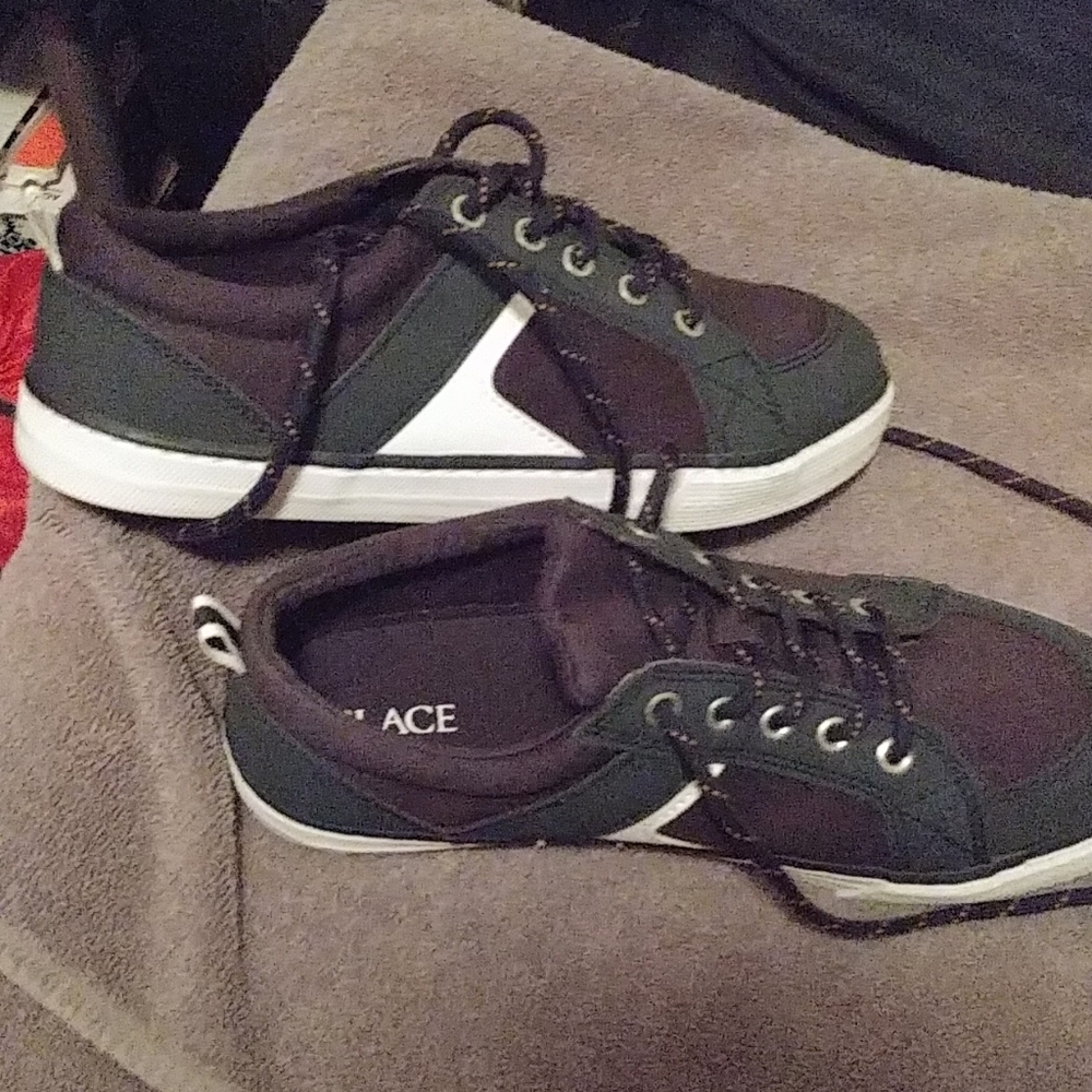 Boys shoes